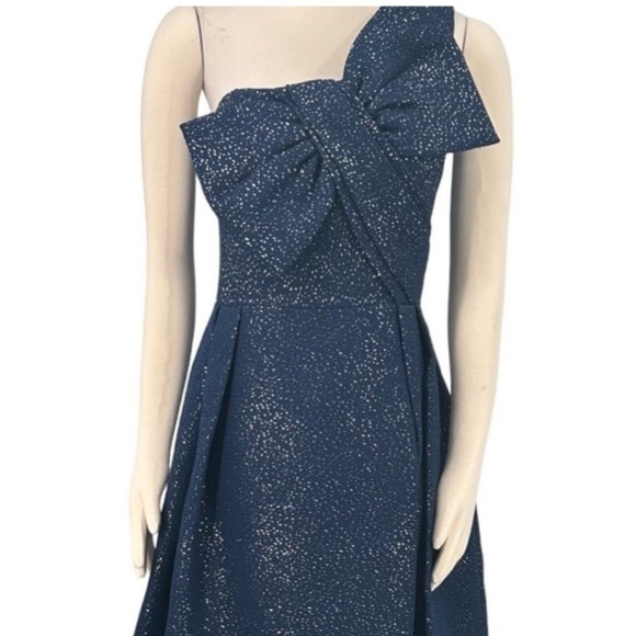 Teri Jon By Rickie Freeman Asymmetric Bow Metallic Sparkle Jacquard Maxi Gown - Picture 8 of 12